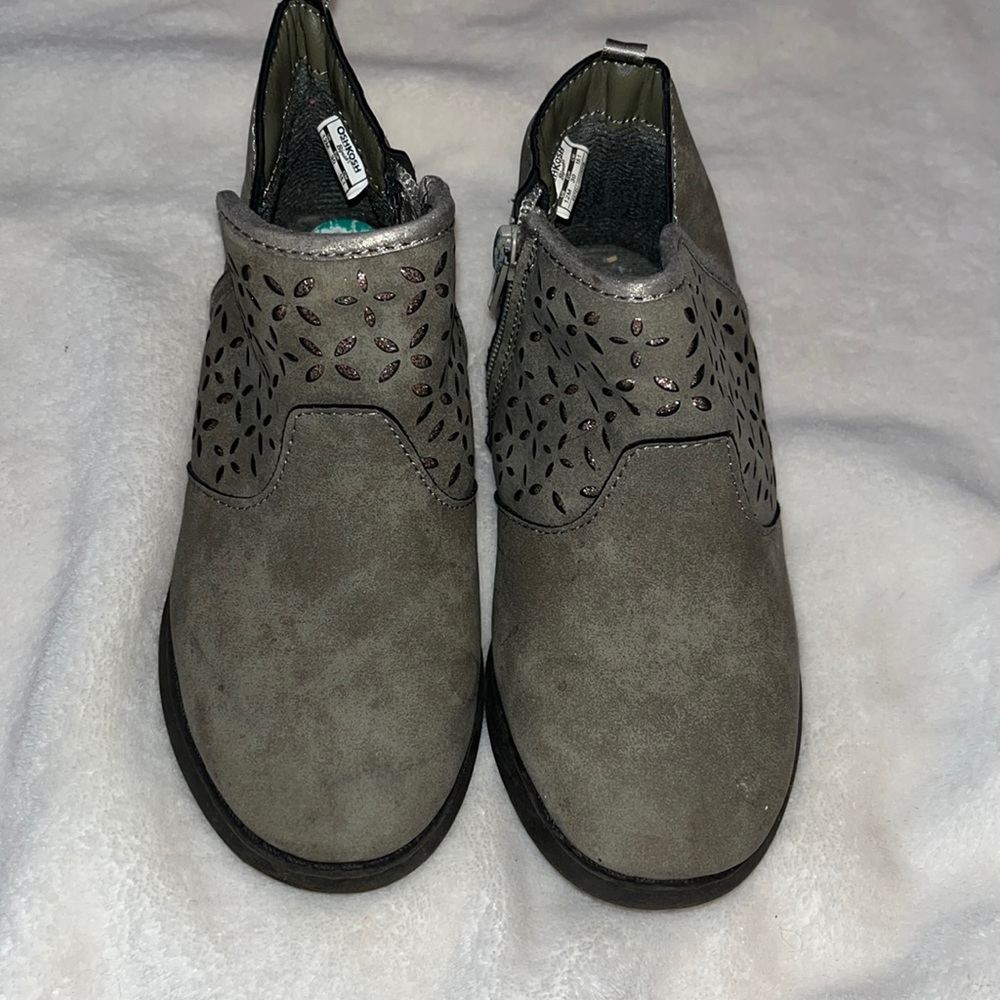Kids Oshkosh boots size 12